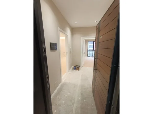 Tirane, jepet me qera apartament 1+1 , 62 m² 450 € (urban gate astiri)