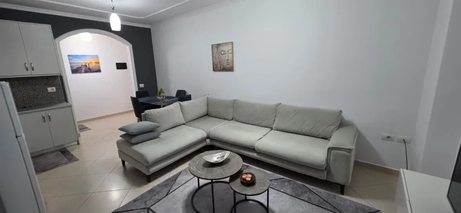 Tirane, jepet me qera apartament 2+1 Kati 1, 100 m² 600 € (Selite)