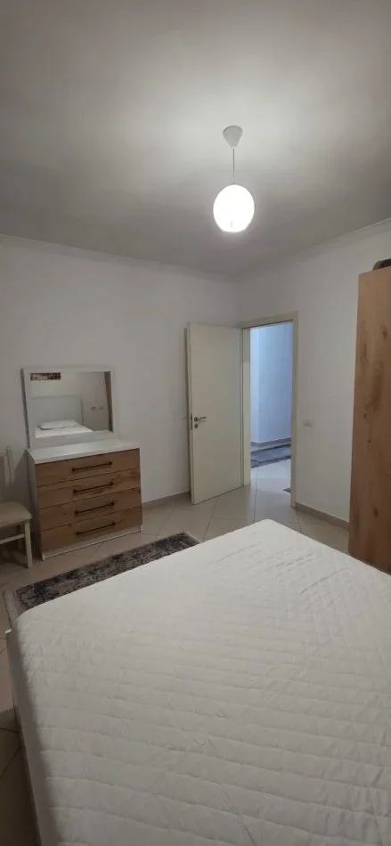 Tirane, jepet me qera apartament 2+1 Kati 1, 100 m² 600 € (Selite)