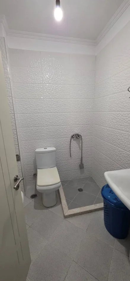 Tirane, jepet me qera apartament 2+1 Kati 1, 100 m² 600 € (Selite)