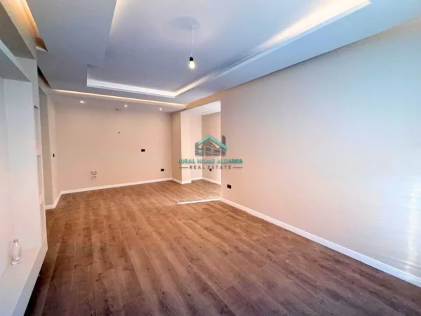 Vlore, shitet apartament 1+1+Ballkon Kati 3, 65 m² 165.000 € (VLORE)