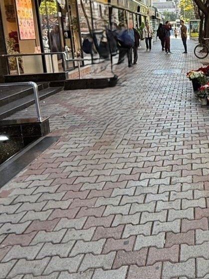 Tirane, jepet me qera dyqan Kati 0, 310 m² 8.000 € (SHESHI WILLSON)