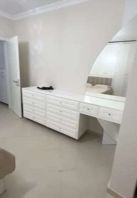 Tirane, jepet me qera apartament 1+1+Ballkon Kati 3, 70 m² 400 € (Astir)
