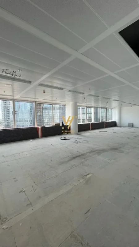 Tirane, jepet me qera ambjent biznesi  770 m² 17.800 € (ZOGU I ZI)