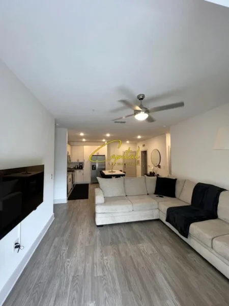 Tirane, jepet me qera apartament 2+1 Kati 2, 120 m² 550 € (BRRYLI)