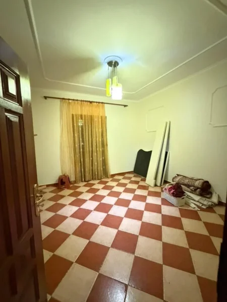 Tirane, jepet me qera Vile 2+1 Kati 3, 145 m² 400 € (Rruga Njazi Meka)