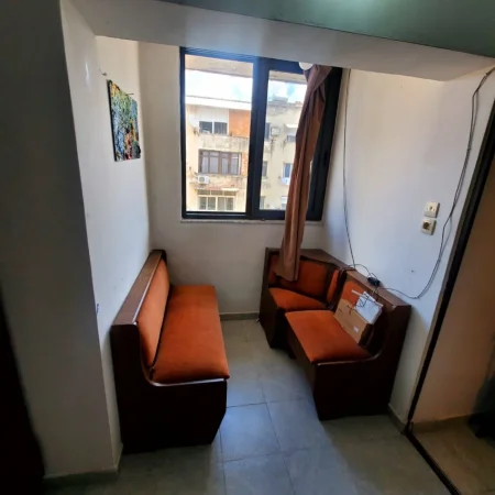 Tirane, jepet me qera apartament 1+1 Kati 4, 60 m² 350 € (SELVIA)