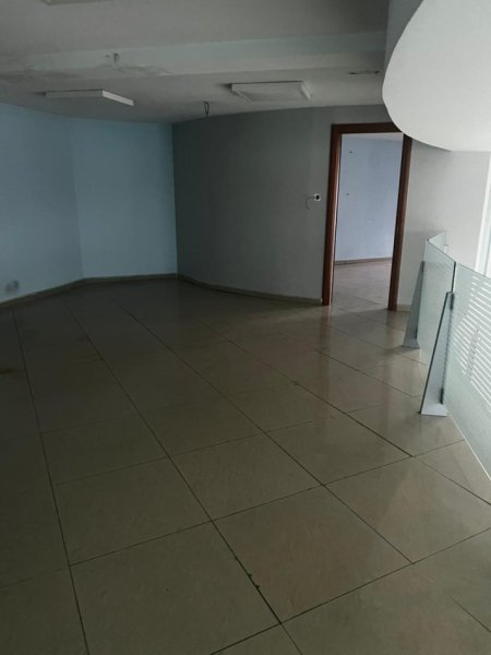 Durres, jepet me qera ambjent biznesi Kati 2, 220 m² 2.300 € (Shkozet)