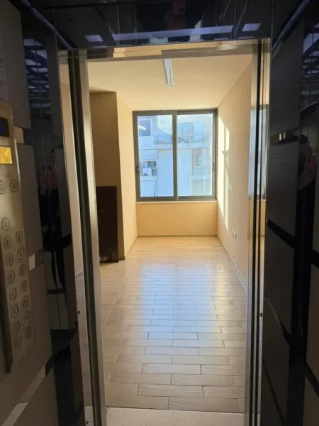 Tirane, jepet me qera garsonier 1+1 Kati 6, 50 m² 365 € (rruga thoma Filipeo)
