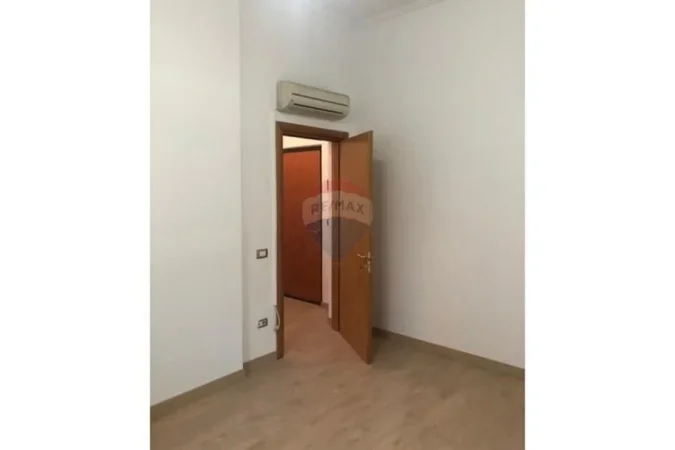 Tirane, jepet me qera garsonier 1+1 Kati 2, 30 m² 370 € (Zogu I Zi)