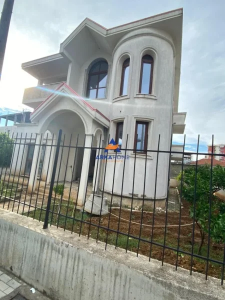 Tirane, shitet Vile 2 Katshe , 833.333 € 