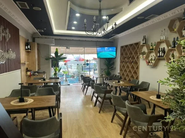 Tirane, shitet bar-resorant Kati 0, 270 m² (komuna e parisit)
