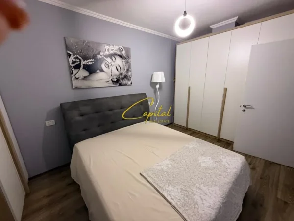 Tirane, jepet me qera apartament 1+1 Kati 4, 65 m² 600 € (21 DHJETORI)