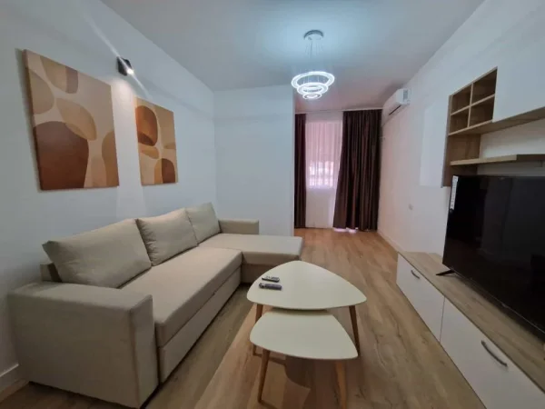Tirane, jepet me qera apartament 1+1 Kati 5, 70 m² 1.040 € (Rruga Islam Alla)