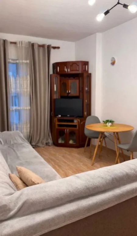 Tirane, jepet me qera apartament 1+1 Kati 3, 70 m² 400 € (ASTIR)
