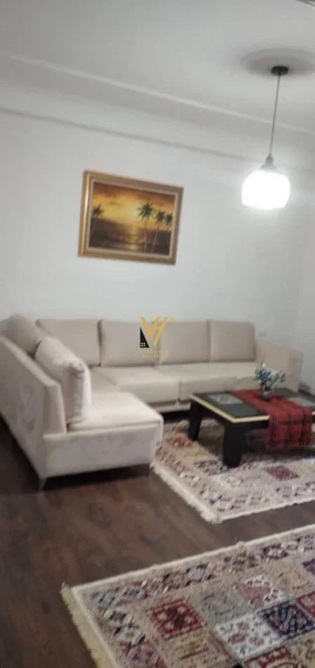 Tirane, jepet me qera apartament 2+1+Ballkon Kati 2, 75 m² 600 € (DON BOSKO)