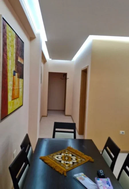 Tirane, jepet me qera apartament 2+1 Kati 5, 106 m² 750 € (RRUGA E KOSOVAREVE)