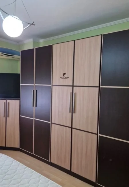 Tirane, jepet me qera apartament 2+1 Kati 5, 106 m² 750 € (RRUGA E KOSOVAREVE)