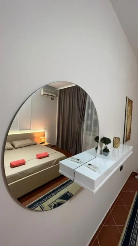 Tirane, jepet me qera apartament 2+1 Kati 8, 85 m² 800 € (Petronini Luarasi)