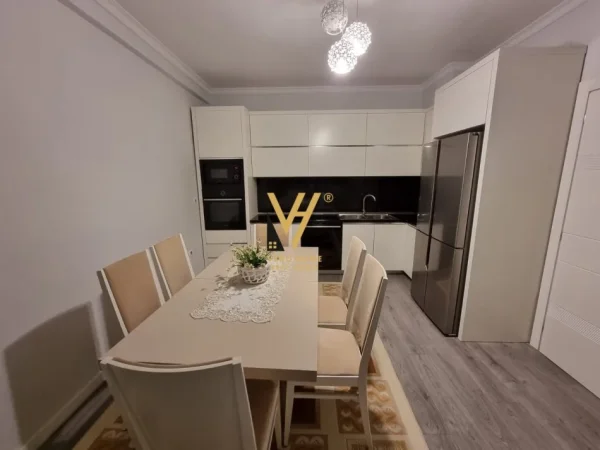 Tirane, jepet me qera apartament 2+1+Ballkon Kati 8, 105 m² 570 € (ASTIR)