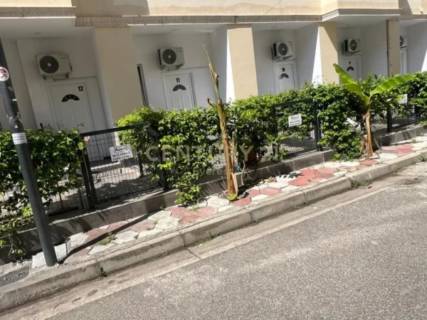 Shkembi Kavajes, jepet me qera hotel Kati 3, 678 m² 66.000 € (Shkemi Kavajes)