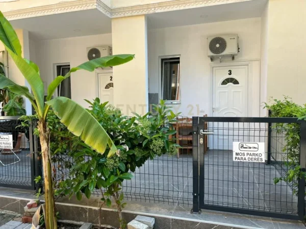 Shkembi Kavajes, jepet me qera hotel Kati 3, 678 m² 66.000 € (Shkemi Kavajes)