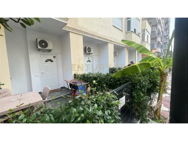 Shkembi Kavajes, jepet me qera hotel Kati 3, 678 m² 66.000 € (Shkemi Kavajes)