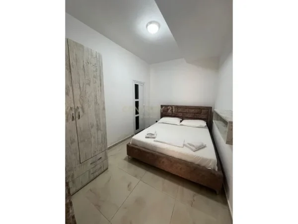 Shkembi Kavajes, jepet me qera hotel Kati 3, 678 m² 66.000 € (Shkemi Kavajes)