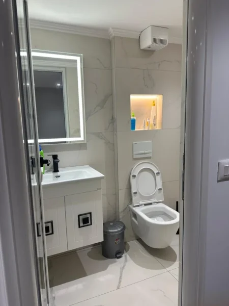 Tirane, jepet me qera apartament duplex Dublex , 450 € 