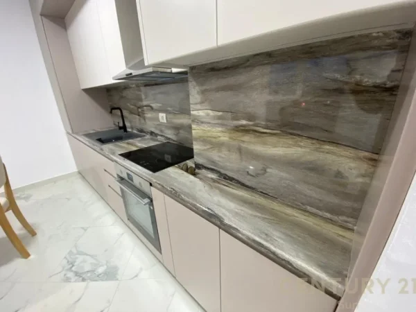 Tirane, jepet me qera apartament 1+1 Kati 5, 67 m² 500 € (don bosco)