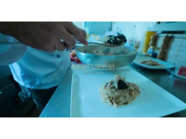 Durres, shes hotel Kati 0, 900 m² 1.200.000 € (TE SHKEMBI KAVAJES, DURRES)