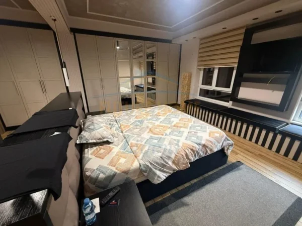 Tirane, jepet me qera apartament 3+1+2 Kati 4, 190 m² 1.950 € (MYSLYM SHYRI)