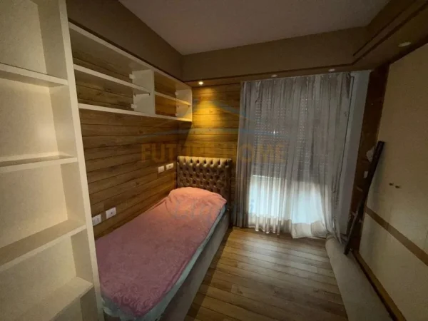 Tirane, jepet me qera apartament 3+1+2 Kati 4, 190 m² 1.950 € (MYSLYM SHYRI)