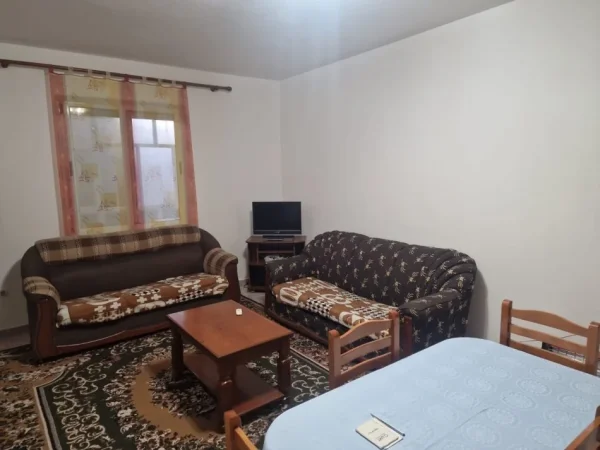 Tirane, jepet me qera apartament 2+1 Kati 1, 100 m² 400 € (Ish Frigoriferi ,Siri Kodra)