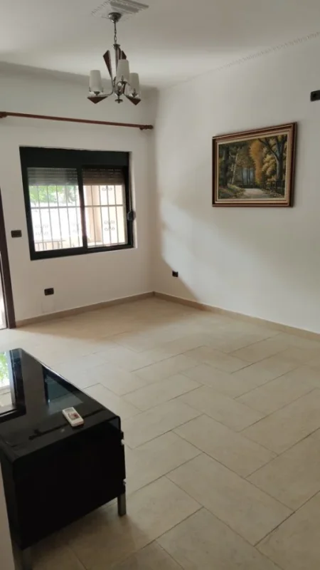 Tirane, jepet me qera apartament 1+1+Ballkon Kati 0, 55 m² 280 € (Qyteti i nxeenesve, Rruga Bedri Karapici 41)