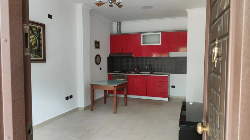 Tirane, jepet me qera apartament 1+1+Ballkon Kati 0, 55 m² 280 € (Qyteti i nxeenesve, Rruga Bedri Karapici 41)