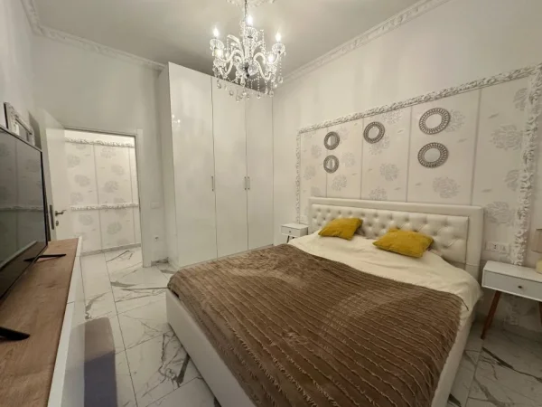 Tirane, jepet me qera apartament 1+1 Kati 6, 60 m² 1.000 € (Square 21)