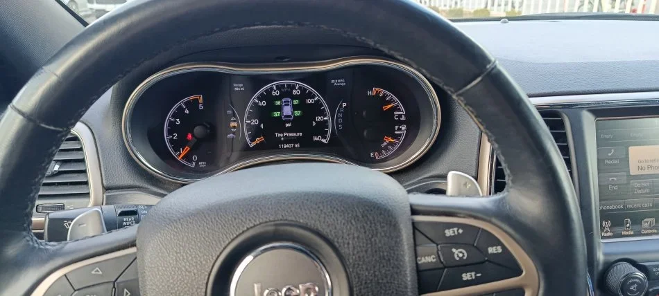 Tirane, shes SUV Grand Cherokee Limited edition 3.0L Nafte, gri e erret automatik Klima 119milje