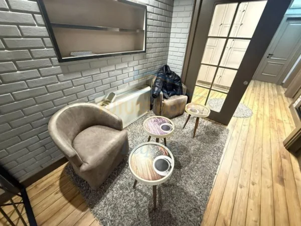 Tirane, jepet me qera apartament 3+1 Kati 4, 190 m² 1.950 € 