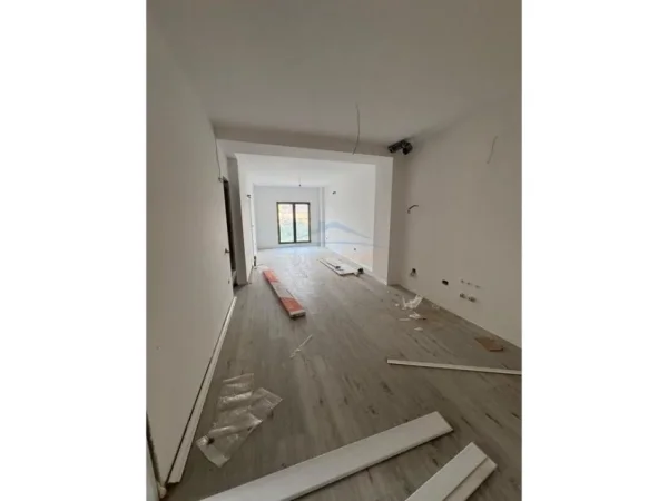 Tirane, jepet me qera apartament 2+1 Kati 3, 99 m² 1.000 € 