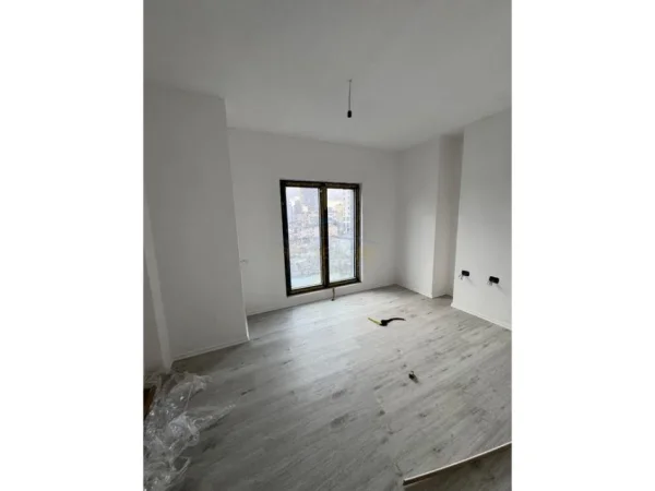 Tirane, jepet me qera apartament 2+1 Kati 3, 99 m² 1.000 € 