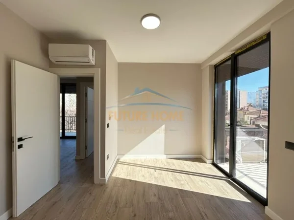 Tirane, jepet me qera apartament 2+1 Kati 2, 73 m² 650 € 
