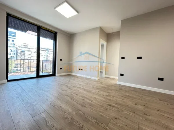 Tirane, jepet me qera apartament 2+1 Kati 2, 73 m² 650 € 