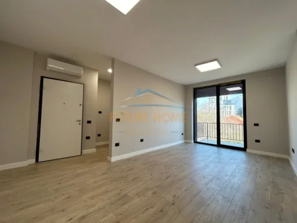 Tirane, jepet me qera apartament 2+1 Kati 2, 73 m² 650 € 