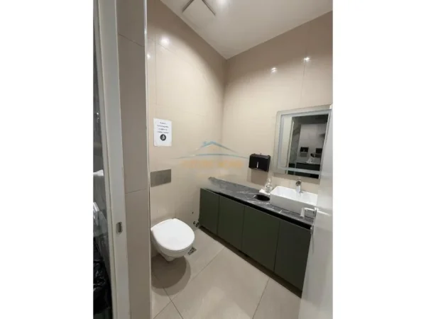 Tirane, jepet me qera zyre Kati 1, 583 m² 11.500 € 