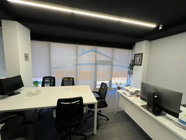 Tirane, jepet me qera zyre Kati 1, 72 m² 1.100 € 