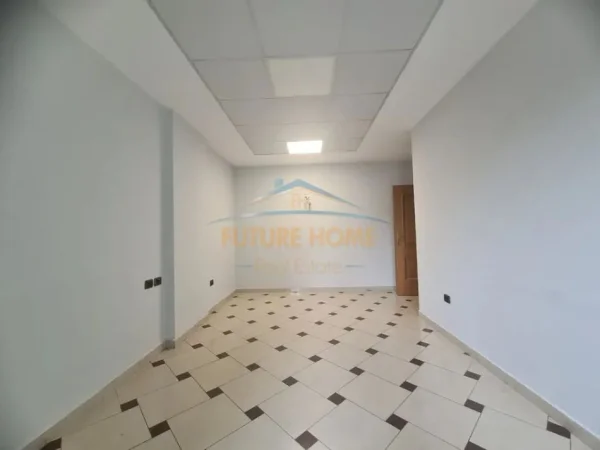 Tirane, jepet me qera ambjent biznesi Kati 5, 125 m² 1.250 € 