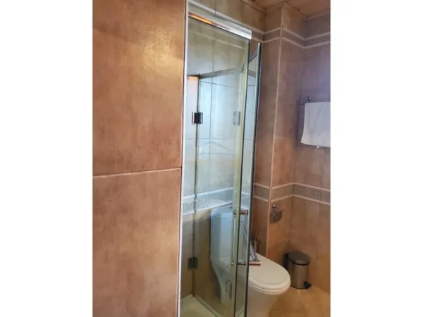 Tirane, jepet me qera apartament 2+1+Ballkon Kati 7, 109 m² 1.200 € (21 Dhjetori)