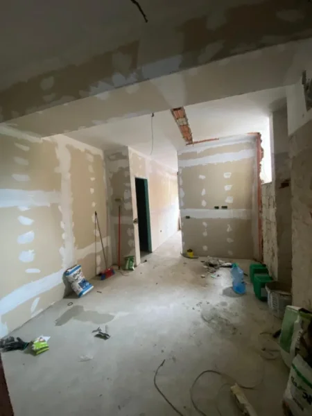 Tirane, jepet me qera apartament 3+1 Kati 2, 100 m² (21 Dhjetori)