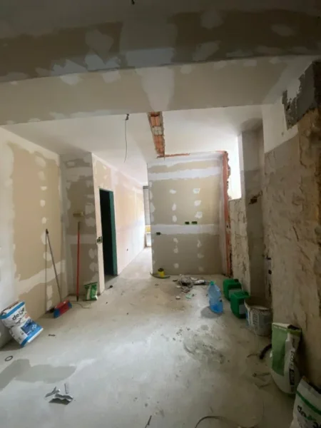 Tirane, jepet me qera apartament 3+1 Kati 2, 100 m² (21 Dhjetori)